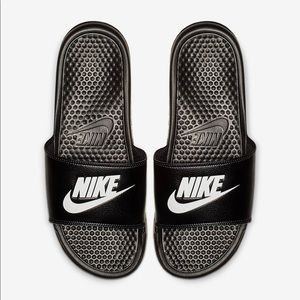 Nike Bensai slides